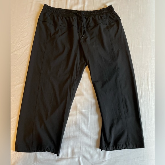 EUC Lululemon Athletica Black Step Lively Crop Pants - Picture 10 of 16